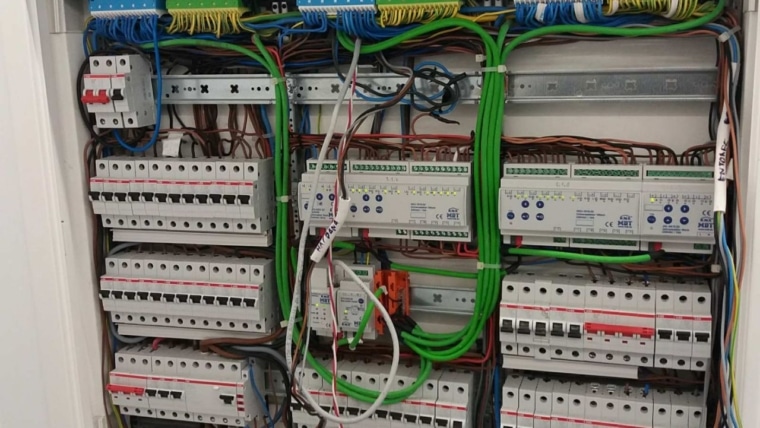 Επαγγελματική και Αποτελεσματική Βοήθεια στις Ηλεκτρολογικές Εργασίες