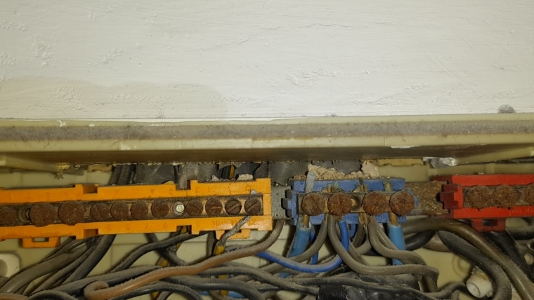 Ανεπιθύμητα προβλήματα με τον συνδιασμό καλωδίωσης παλαιότερης γενιάς