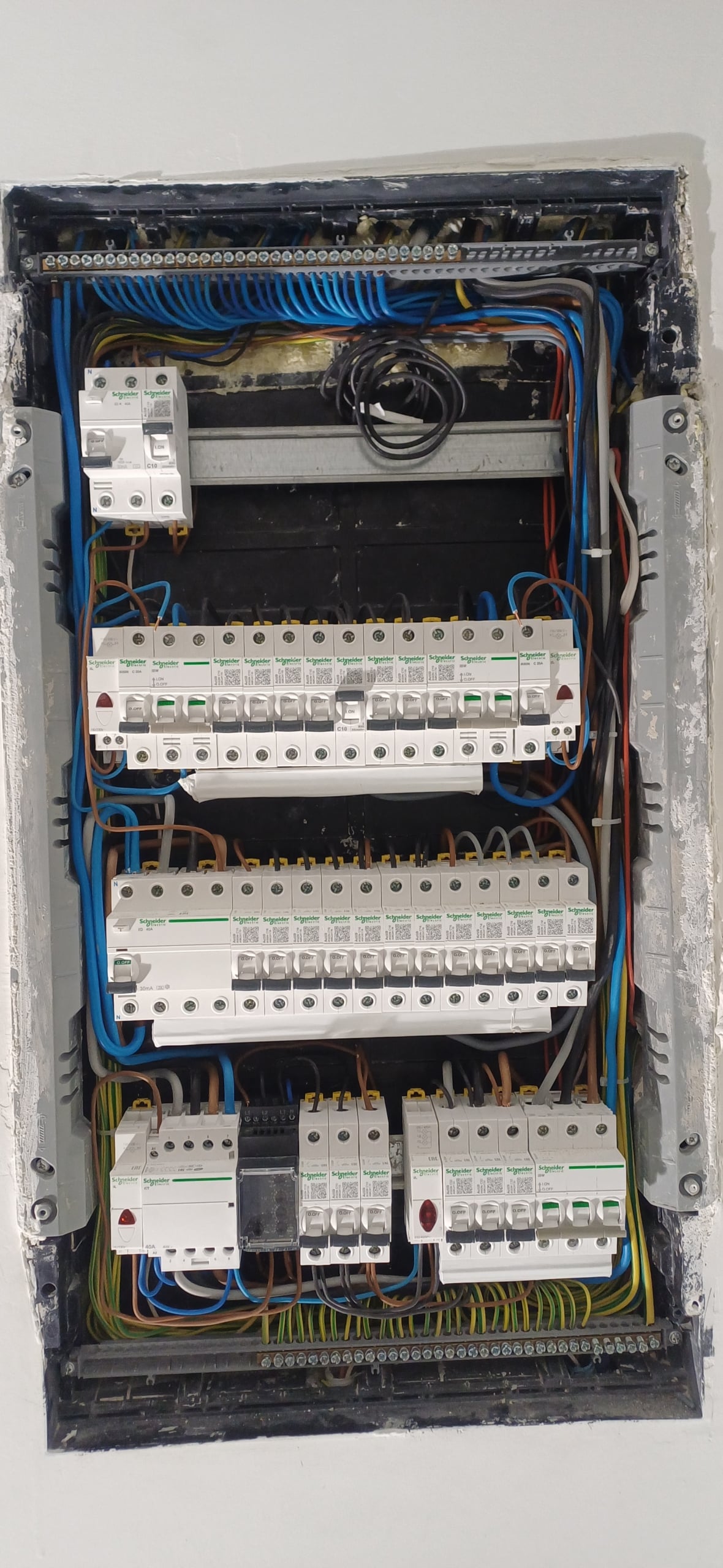 Επαγγελματική αλλαγή θερμοστάτη θερμοσίφωνα