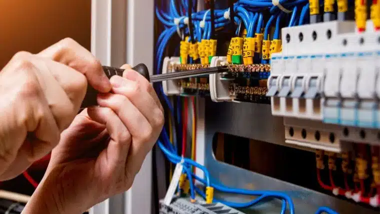 Πρώτη ηλεκτροδότηση ακινήτου εύκολα, γρήγορα και με ασφάλεια