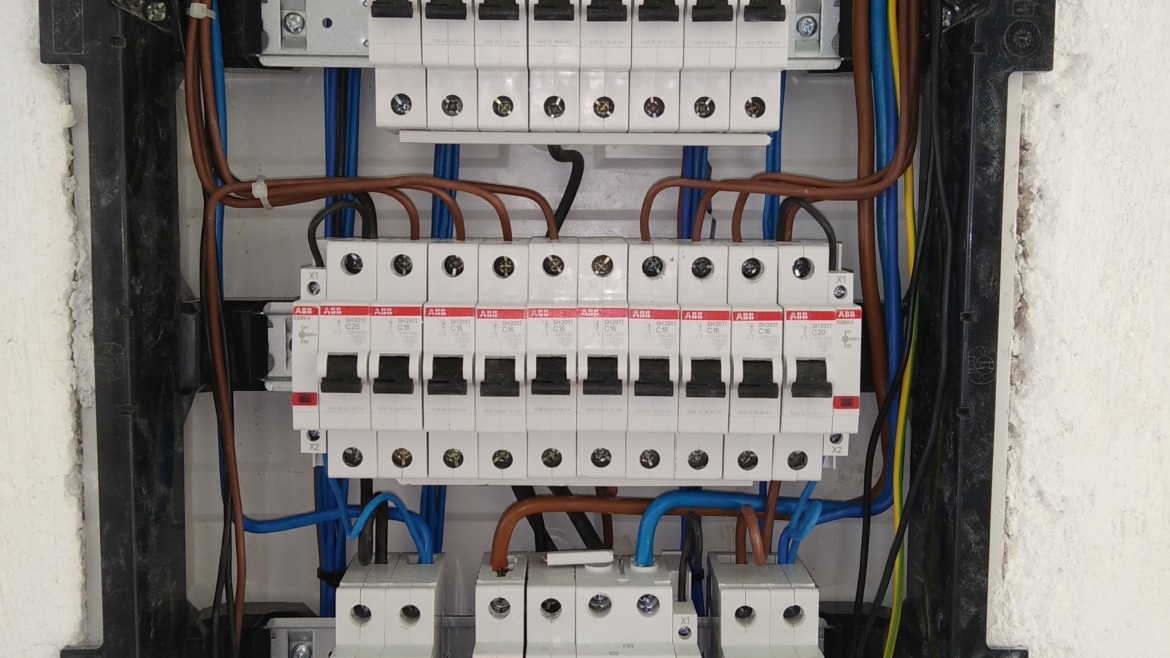 Ηλεκτρολόγος Κυψέλη – Άμεση Εξυπηρέτηση 24/7 | Electrologos365