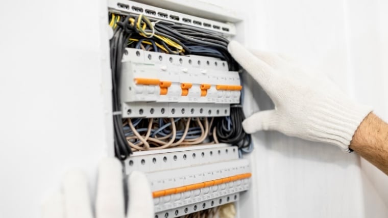 Καμένη ασφάλεια πίνακα: Οδηγός αποκατάστασης