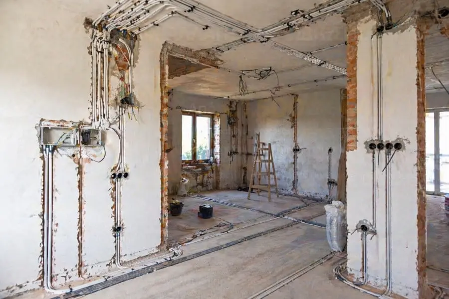 Ηλεκτρολογική εγκατάσταση σε ανακαίνιση σπιτιού